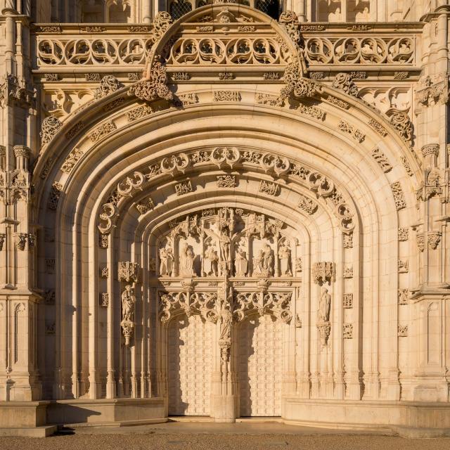 Entrée de l'église du monastère royal de Brou