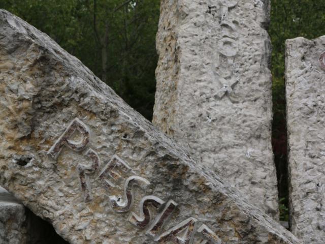 Zoom sur le Mémorial du Grand Brûle