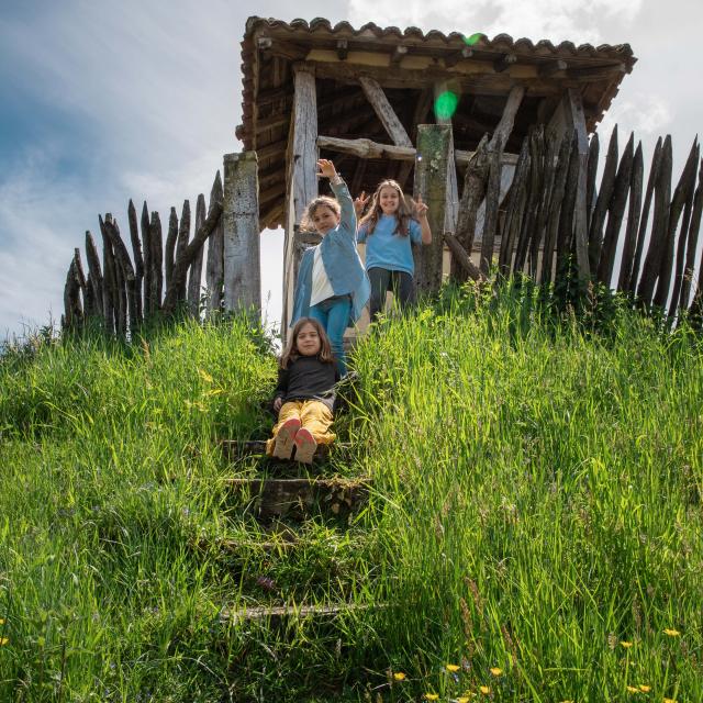 Enfants dans une Poype