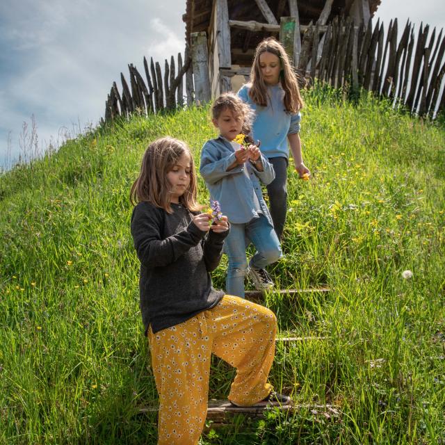 Enfants dans une Poype