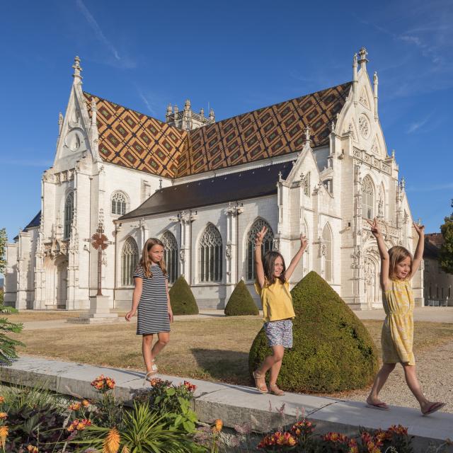 Destination idéale avec vos enfants : visitez en famille le monastère Royal de Brou à Bourg-en-Bresse. Informations auprès de l’Office de Tourisme Bourg-en-Bresse destinations