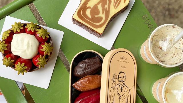 Originaire de Polliat, François Perret a débuté la pâtisserie à Bourg-en-Bresse. Ambassadeur de la crème et du beurre de Bresse, ses créations sont toutes plus originales et savoureuses les unes que les autres.