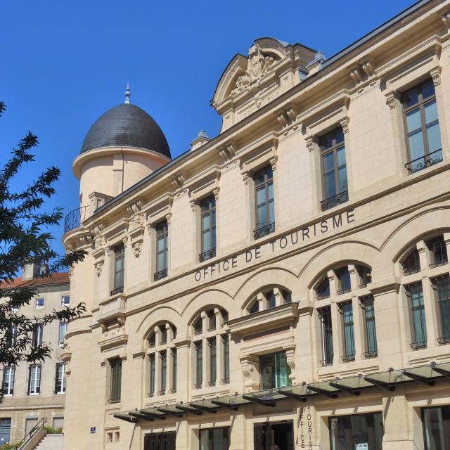 Facade Office de tourisme Bourg-en-Bresse destinations