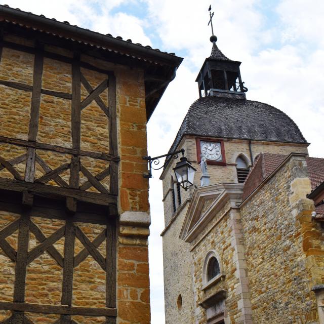 Village de Meillonnas au pied des montagnes du Revermont à quelques kilomètres de Bourg-en-Bresse. Village de faïences au patrimoine exceptionnel