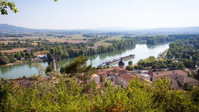 Visite patrimoine rue de Trévoux, dans le département de l'Ain à quelques kilomètres de Bourg-en-Bresse