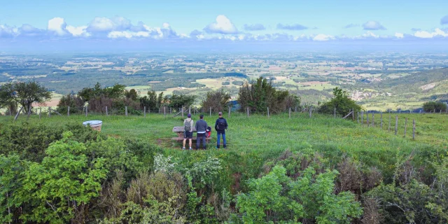 Bourg-en-Bresse-Destinations_Table-dOrientation-du-Mont-Myon_David-Genestal_mai-2024.jpg.jpg