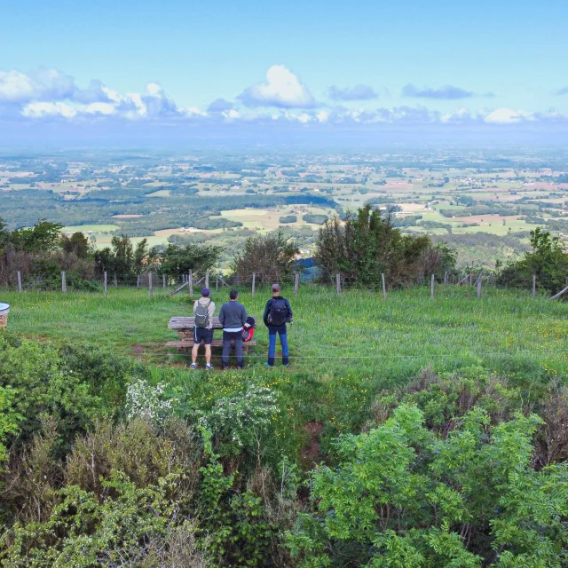 Bourg-en-Bresse-Destinations_Table-dOrientation-du-Mont-Myon_David-Genestal_mai-2024.jpg.jpg